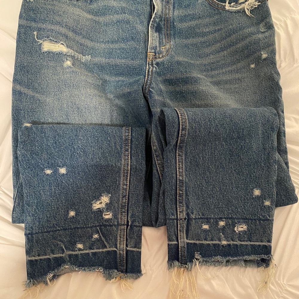 Abercrombie High Rise Girlfriend Ripped Jeans - Picture 4 of 7